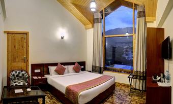 Hotel Summit Chandertal Regency & Spa