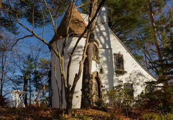 Castle On Glen - 3 Bedroom Home