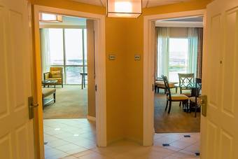 888 Two Bedroom Balcony Suite At Signature Condo Hotel