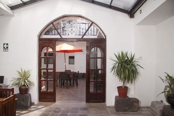 Yabar Hotel Plaza