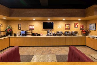 Hotel Ramada By Wyndham Marshall