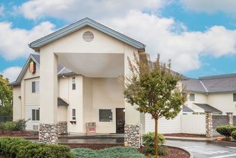 Hotel Super 8 By Wyndham Cloverdale