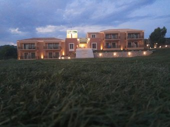 Hotel Finiki Plaza