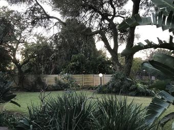 Hotel Aerotropolis Guest Lodge