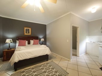 Hotel Loerie Guesthouse