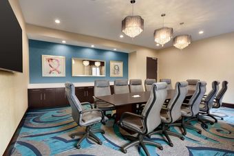 Hotel Embassy Suites By Hilton Atlanta Ne Gwinnett Sugarloaf