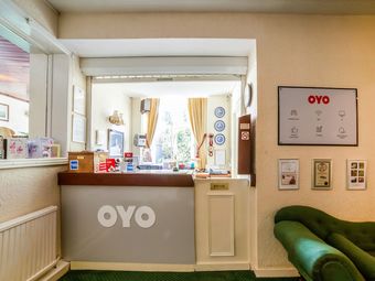 Oyo The Cumberland Hotel