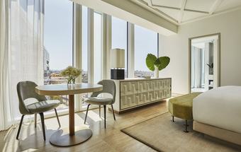 Four Seasons Hotel At The Surf Club