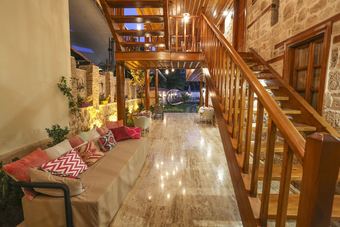 Char Me Boutique Hotel