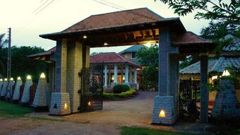 Hotel Yoho Kodigahawewa Forest Resort