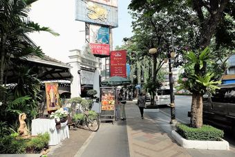Hotel Silom Village Inn