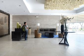 Aparthotel Newtown Blvd