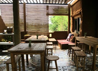 Hotel Pranberry Earth