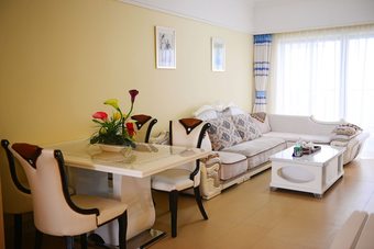 Yishang Apartment-silver Hailing Island