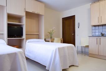 Aparthotel Apartamentos Los Arces