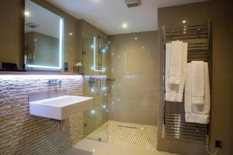 Tewin Bury Farm Hotel