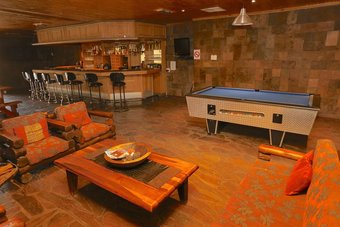 Stoney's Country Hotel