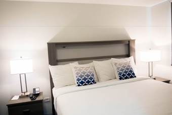 King's Hotel & Residences