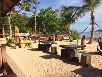 Hotel Koh Ngai Paradise Beach Resort