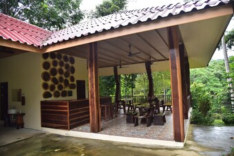 Hotel Khaosok River Home Resort