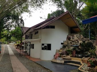 Hotel Nipa Hut Resort