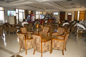 Flomi Hotel