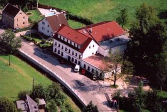 Landhotel Goldener L�we Mit Pension Am Taurastein