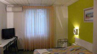 Hotel H�tel Restaurant Les Ch�nes