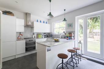 Beautiful Family Home In Putney