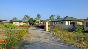 Hotel Tharu Mahal