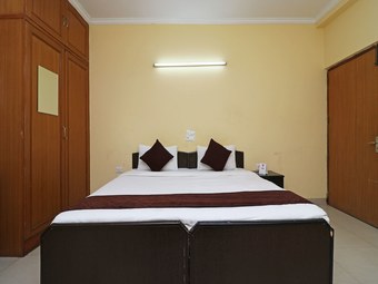 Hotel Oyo 6608 Sector 56