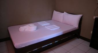 Lola Charing Pension