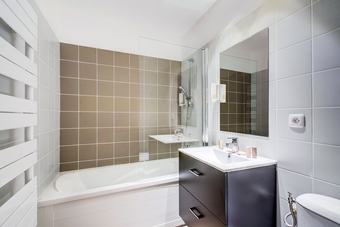 La Tour Carr�e ? Grasse Sud