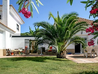 Villa With 3 Bedrooms In Nuevo Portil, With Pool Access, Enclosed Garden And Wifi - 500 M From The Beach