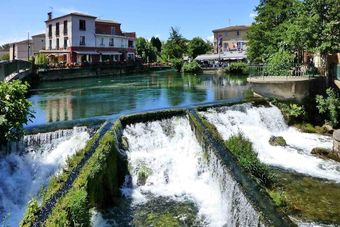Villa With 6 Bedrooms In L'isle-sur-la-sorgue, With Private Pool, Enclosed Garden And Wifi - 90 Km From The Beach