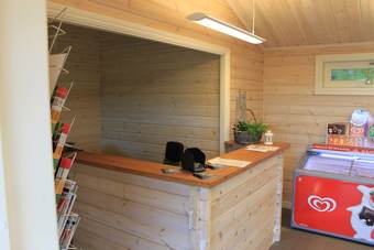 L�ngsj�n Stugor & Camping