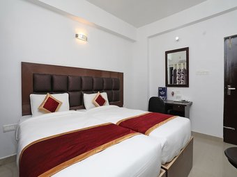 Oyo 9675 Hotel Galaxy