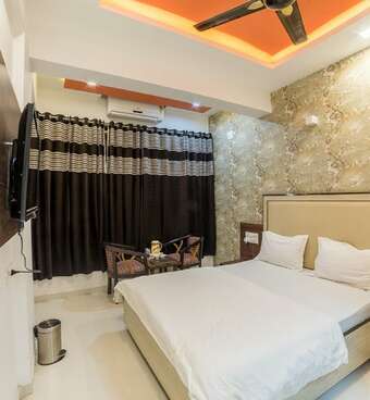 Hotel Zorba, Deesa