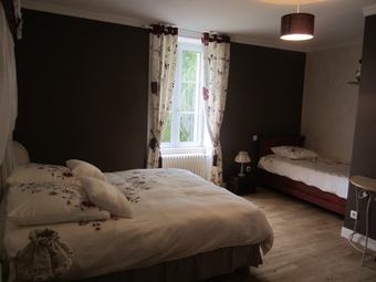 Hotel Le Manoir Aux Douves