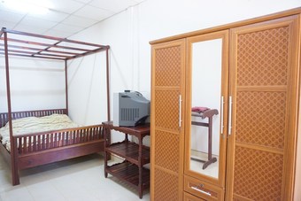 Na Thammachart Hotel