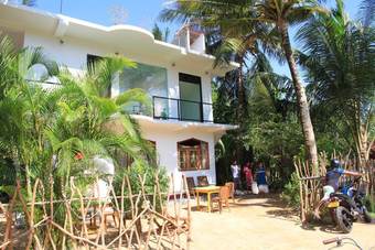 Hotel Easy Life Happy Home