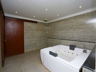 Oyo 8767 Hotel Landmark