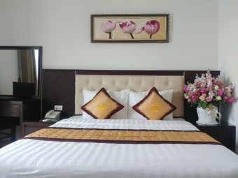 Thai Hoa Riverside Hotel