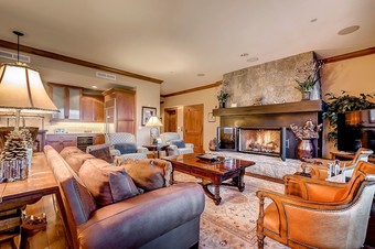 Hummingbird Retreat - Four Bedroom Townhome