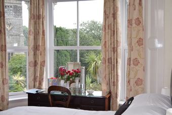 Bed & Breakfast Elmswood House