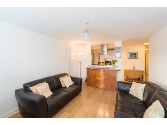 2 Bedroom Apartment In Edinburgh