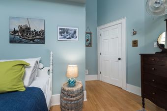 Green Door B&B Brockville