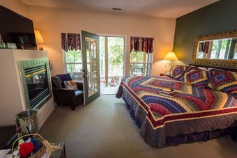 Inn At Harbour Ridge Bed And Breakfast