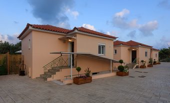 Dimitra, Villa With Pool 250m To The Beach