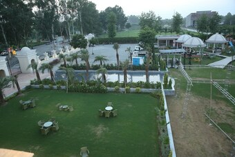 Hotel Palette - Silver Castle